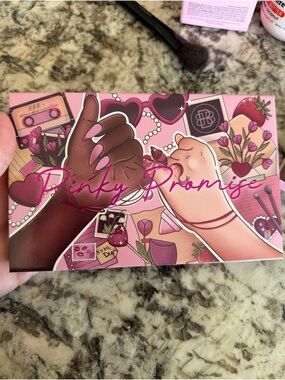Bella beaute bar Pinky Promise Pink Graphic Eyeshadow Palette